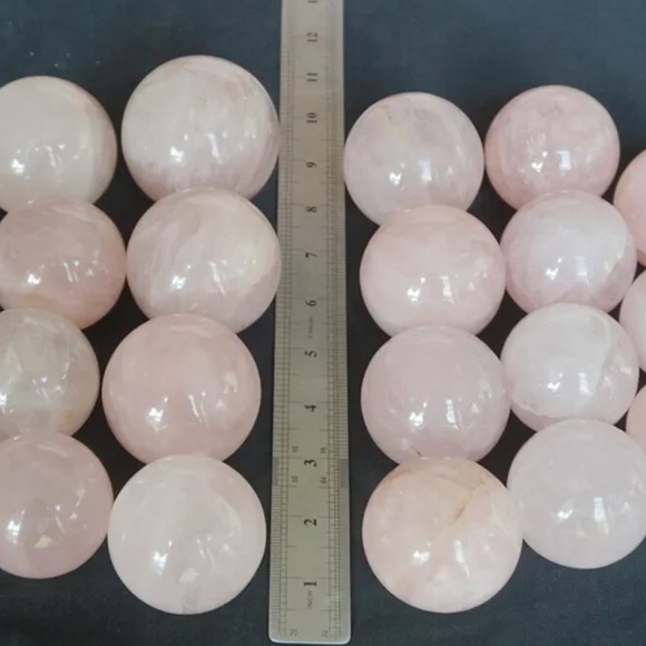 Beautiful natural rose quartz sphere - Picture 4 of 5